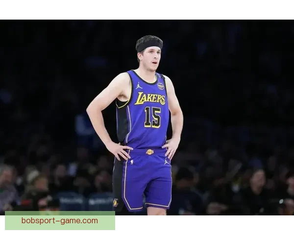 詹姆斯点评里夫斯球风 独特节奏与变向打破白人球员刻板印象