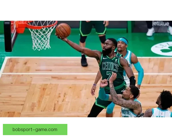 布朗直言防守挡拆失误频出篮板惨败导致不敌黄蜂全队需深刻反思调整